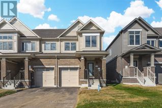 Freehold Townhouse for Sale, 11 Sagewood Avenue, Barrie (Painswick South), ON