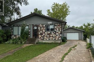 Detached House for Sale, 731 Mccraney Crescent, Prince Albert, SK