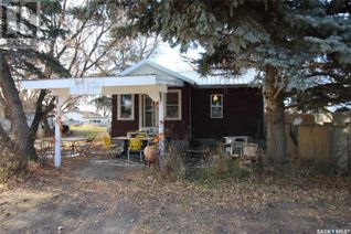 Property for Sale, 216 Spruce Avenue N, Eastend, SK