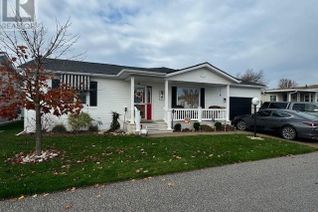 Bungalow for Sale, 5700 Blackwell Sideroad #288, Sarnia, ON