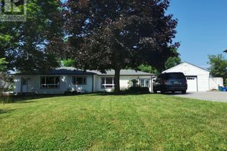 Bungalow for Rent, 118 The Queensway N #North, Georgina (Historic Lakeshore Communities), ON