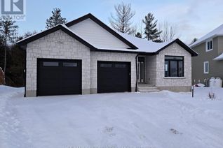 Bungalow for Sale, 784 Campbell Avenue, Kincardine, ON