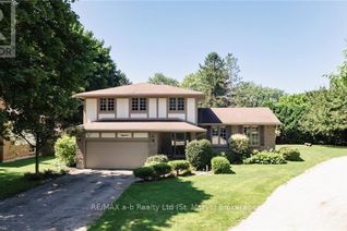 Detached House for Sale, 18 Conway Court, Zorra (Thamesford), ON