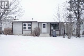 Bungalow for Sale, 7414 98a St, Peace River, AB