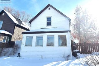 Detached House for Sale, 231 Home Street W, Moose Jaw, SK