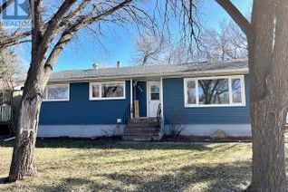 Bungalow for Sale, 444 2nd Street E, Shaunavon, SK