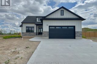 Bungalow for Sale, 10 Lois Court, Lambton Shores (Grand Bend), ON