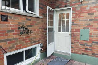 Detached House for Rent, 3 Heatherington Dr Drive #BASMENT, Toronto (Tam O'Shanter-Sullivan), ON