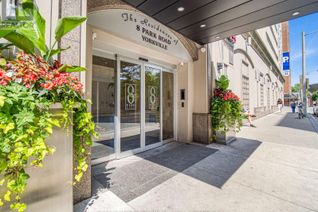 Condo Apartment for Sale, 8 Park Road #2113, Toronto (Rosedale-Moore Park), ON