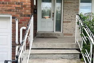 Detached House for Rent, 566 Pharmacy Avenue #Main, Toronto (Clairlea-Birchmount), ON