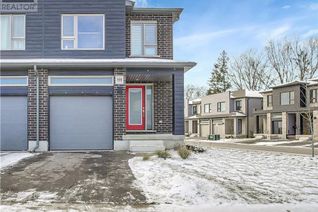 Freehold Townhouse for Sale, 111 Pony Way Drive, Kitchener, ON