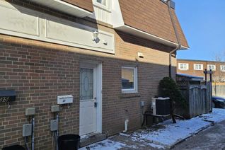 Townhouse for Sale, 29 Town House Crescent N #29, Brampton (Brampton East), ON