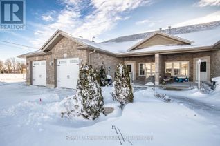 Bungalow for Sale, 102 Broomer Crescent, Wellington North (Mount Forest), ON