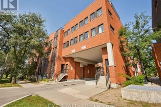 Condo for Sale, 68 Winston Park Boulevard #8, Toronto (Downsview-Roding-CFB), ON