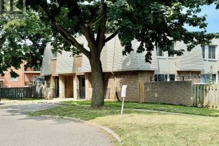 Condo Townhouse for Sale, 17 Old Pine Trail E #149, St. Catharines (444 - Carlton/Bunting), ON