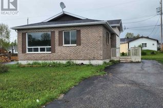 Backsplit for Sale, 77 Matachewan Rd, Manitouwadge, ON