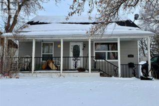 Detached House for Sale, 355 Maple Avenue N, Yorkton, SK