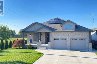 Detached House for Sale, 67 Birchwood Street, Chatham, ON