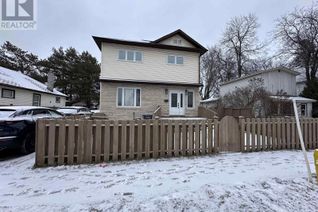 Detached House for Sale, 450 Vickers St N, Thunder Bay, ON