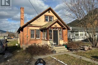 Detached House for Sale, 1887 Maple Street, Lumby, BC