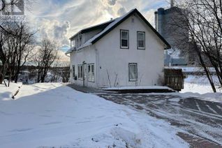 Detached House for Sale, 6 King St, Dryden, ON