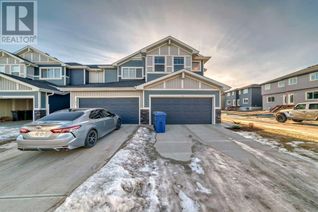 Freehold Townhouse for Sale, 197 Waterford Heath, Chestermere, AB