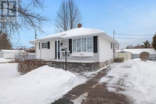 Detached House for Sale, 402 Mcnab Crescent, Renfrew, ON