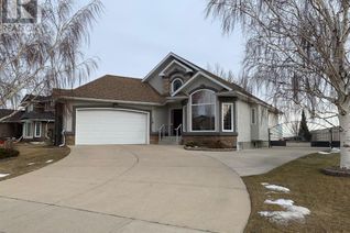 House for Sale, 15 Canyon Boulevard W, Lethbridge, AB