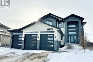 House for Sale, 837 Johnston Drive, Weyburn, SK