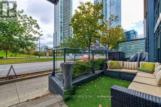 Condo Townhouse for Sale, 112 Fort York Boulevard #G09, Toronto (Waterfront Communities), ON