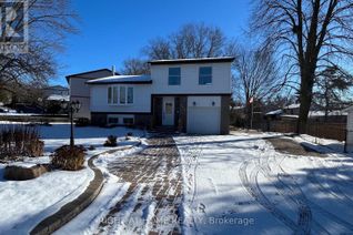 House for Sale, 832 Boronia Crescent, Newmarket (Huron Heights-Leslie Valley), ON