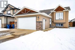 Detached House for Sale, 53 Adina Close, Blackfalds, AB