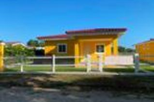 Bungalow for Sale, 15 Calle Central Street, Panama, ON