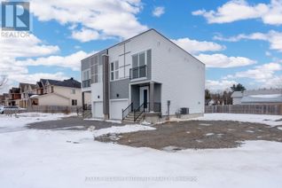 Semi-Detached House for Sale, 875 Contour Street #B, Ottawa, ON