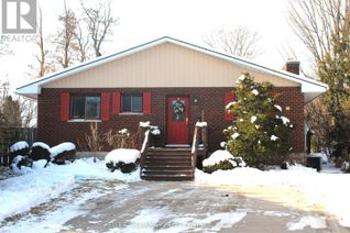 Bungalow for Sale, 121 Queen Street, Kawartha Lakes (Fenelon Falls), ON