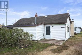 Bungalow for Sale, 443 Mabbott Road, Drumheller, AB