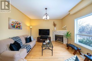 Townhouse for Sale, 98 Lebovic Drive, Richmond Hill (Oak Ridges Lake Wilcox), ON