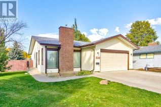 Bungalow for Sale, 253 Eagle Place N, Lethbridge, AB