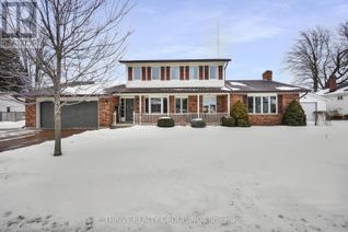 Detached House for Sale, 51 Queen Street, Strathroy-Caradoc (SE), ON