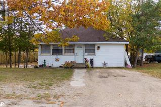 Detached House for Sale, 75 Old Mosley Street, Wasaga Beach, ON