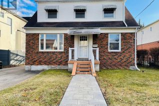 Detached House for Rent, 9 Craigmore Crescent, Toronto (Willowdale East), ON