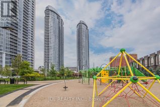 Condo Apartment for Sale, 125 Village Green Square #3211, Toronto (Agincourt South-Malvern West), ON