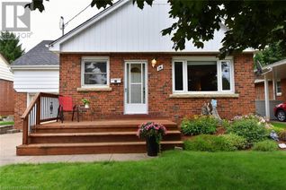 Detached House for Sale, 14 David Street, Dundas, ON