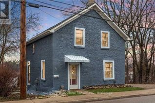 Detached House for Sale, 197 Queen Street E, Cambridge, ON