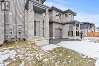 Freehold Townhouse for Sale, 103 Acacia Road, Pelham (662 - Fonthill), ON