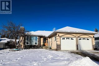 Bungalow for Sale, 6816 61 Streetclose, Rocky Mountain House, AB