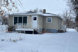 Bungalow for Sale, 5 Pacific Avenue, Maple Creek, SK