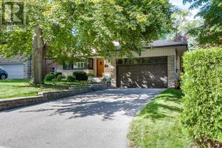 Detached House for Sale, 18 Woodway Trail, Toronto (Stonegate-Queensway), ON