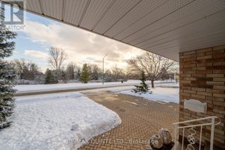 Bungalow for Sale, 20 Oak Ridge Boulevard, Belleville, ON