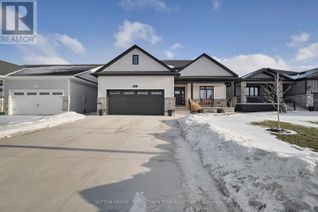 Detached House for Sale, 32 Brooklawn Drive, Lambton Shores (Grand Bend), ON